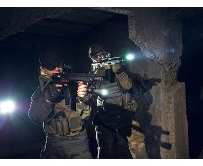 Oplaadbare zaklamp LED 1500 Lumen, Armytek Dobermann Pro tactisch1