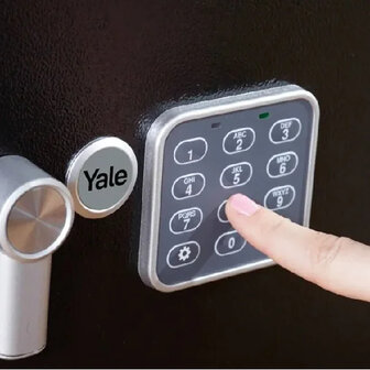 elektronische-sleutelkast-100-haakjes-yale-ykb-550-db1_cijfercode