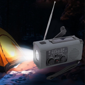 Draagbare Noodradio - 2000mAh Powerbank met Zonnepaneel -Sfeerimpressie