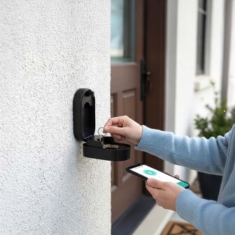 Digitale Bluetooth Sleutelkluis - Smartlife Nedis BTHKB11BK insfeerafbeelding