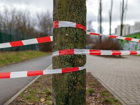 Afzetlint op Haspel - 100 Meter Rood/Wit - Herbruikbaar Signalisatielint voor Afzettingen, Evenementen en Bouwplaatsen - Boom