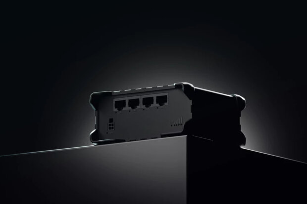 4g-router-voor-veilig-computerbeheer-op-afstand-teltonika-rut951_4 poorten