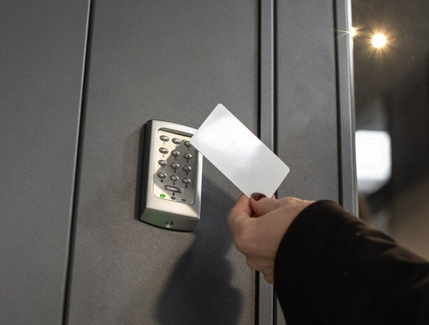 paxton-keypad-kp75-mifare-375-130-nl_voorbeeld