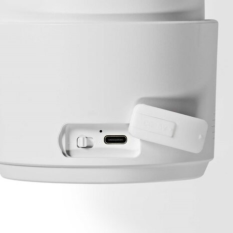 4g-buitencamera-met-zonnepaneel-smart-life-smartlife-nedis-simcbo50wt_oplaadpoort
