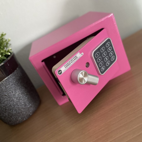 Yale Mini kluis - Roze - Elektronische Kluis - YSV/170/DB2/P - SfeerImpressie
