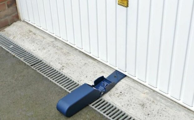 2e kans Garagedeur beveiliging - kanteldeurslot - Squire GA5